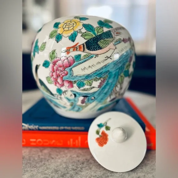 20th Century Vintage Chinese Paradise Birds Hand Painted Porcelain Melon Jar | - Picture 6 of 8